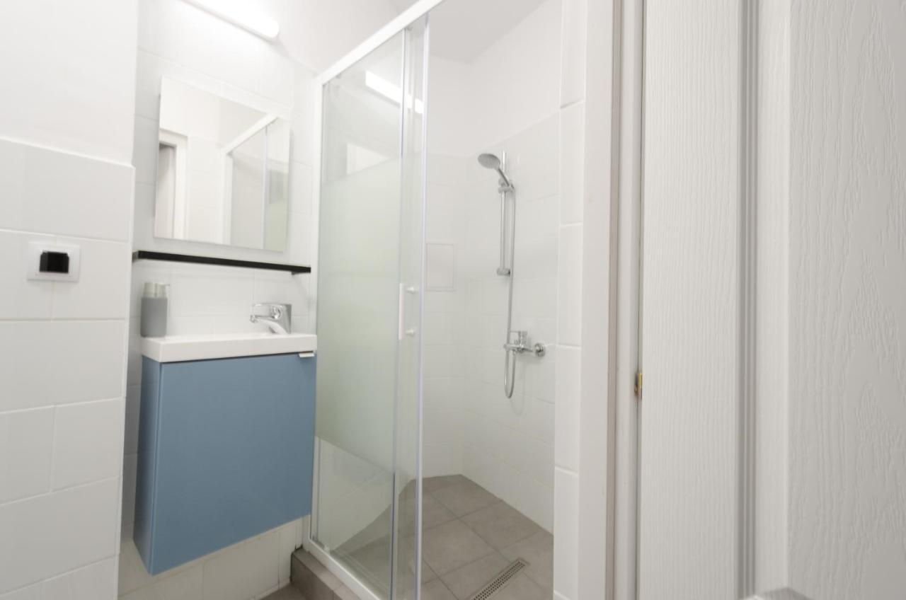 Appartamento University One Bedroom Loft With Terrace Bucarest
